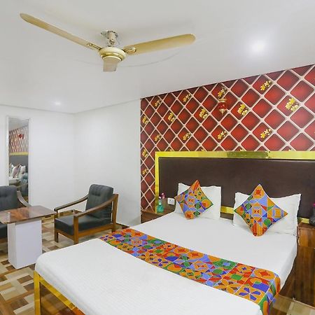 Fabexpress Umbrella Hotel Danapur Exterior photo