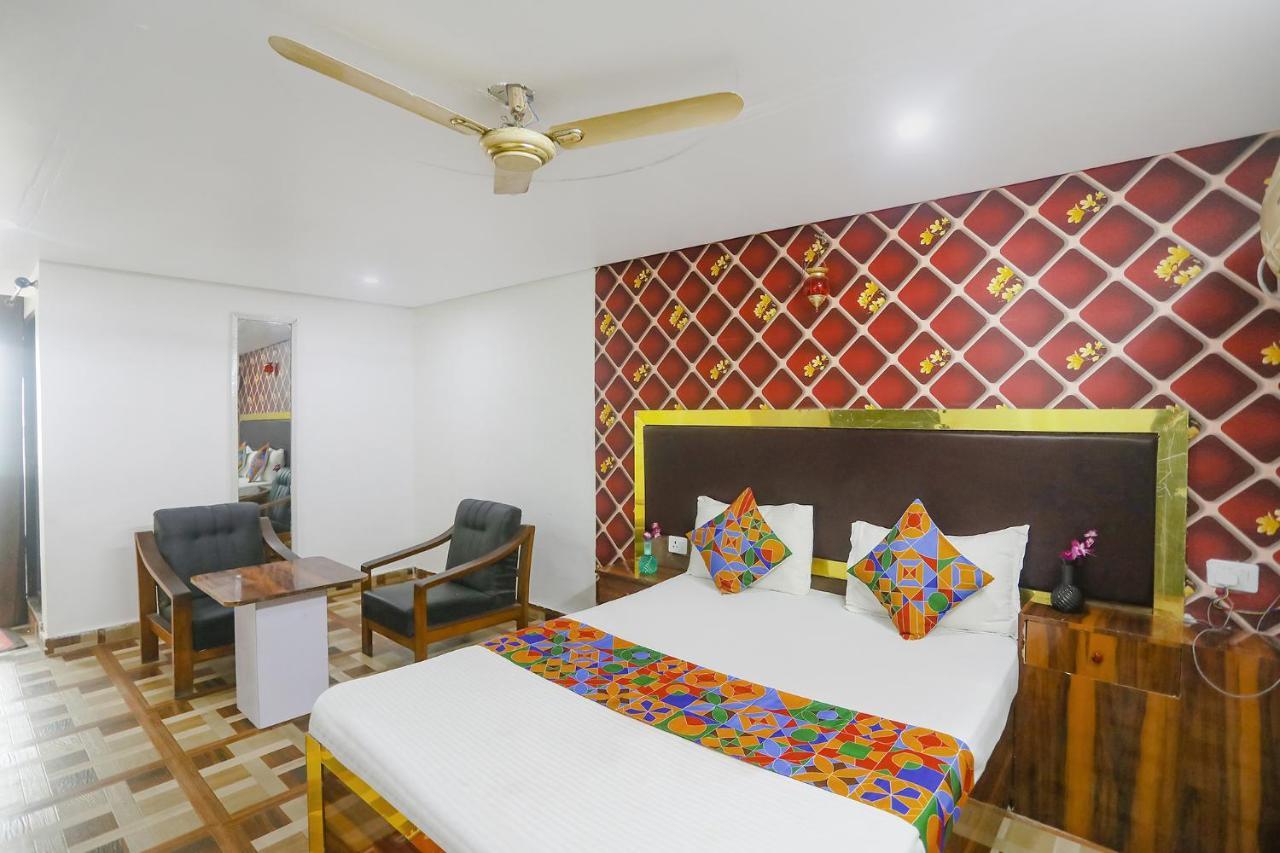 Fabexpress Umbrella Hotel Danapur Exterior photo