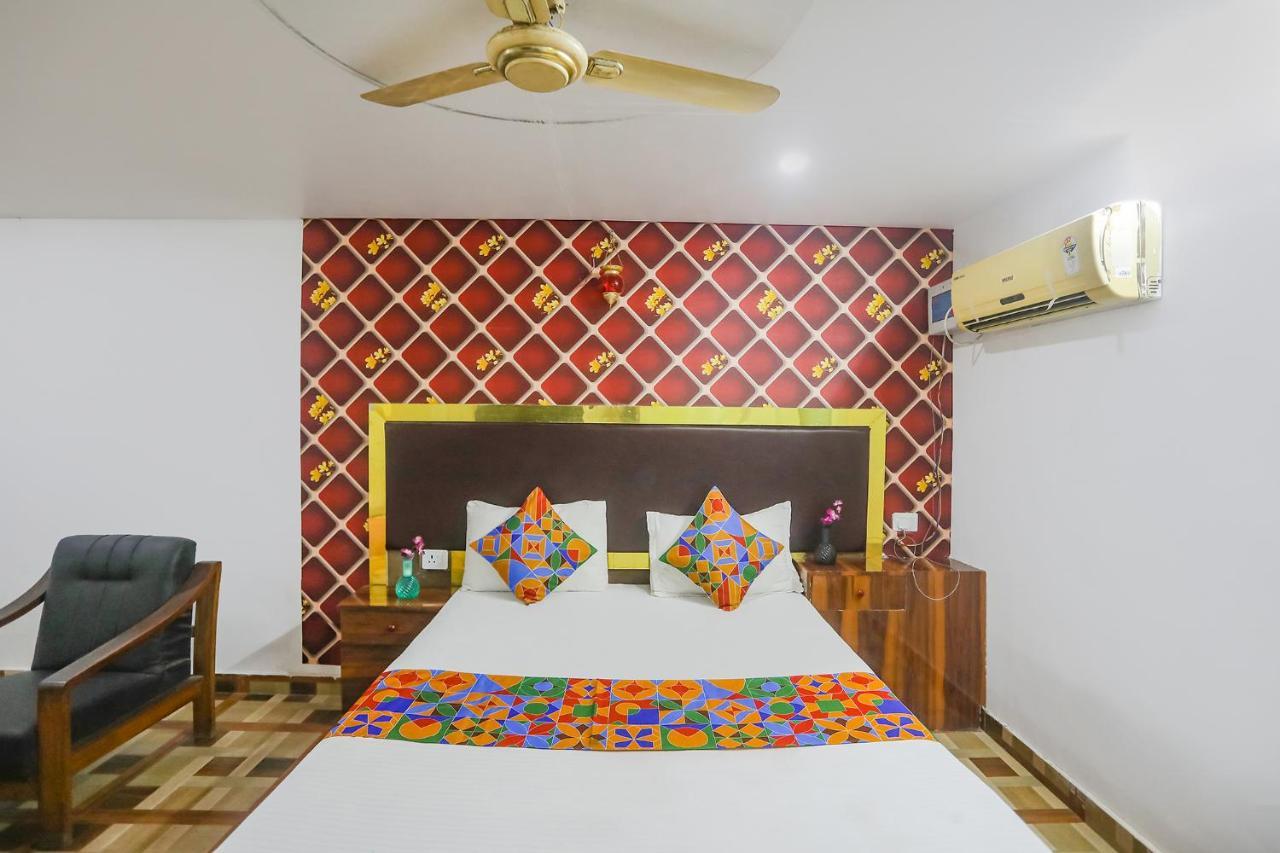 Fabexpress Umbrella Hotel Danapur Exterior photo
