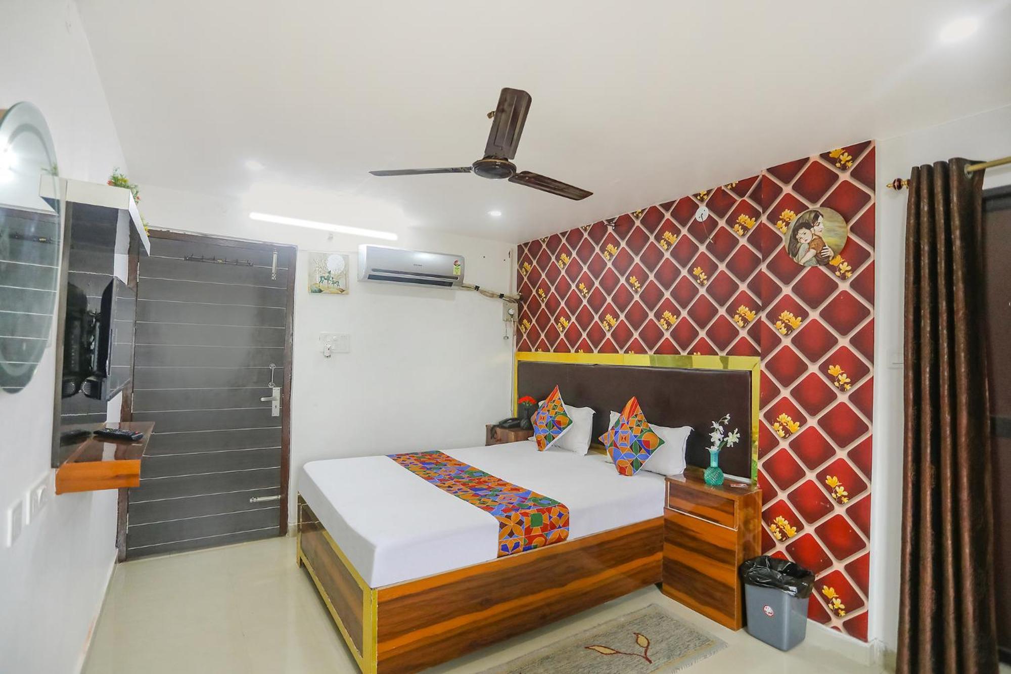 Fabexpress Umbrella Hotel Danapur Exterior photo